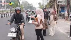 HARI BATIK NASIONAL GATRIWARA KALSEL BERBAGI 300 NASI KOTAK