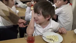 Hot lunches for the little ones